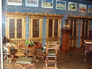 Шкафы, комоды